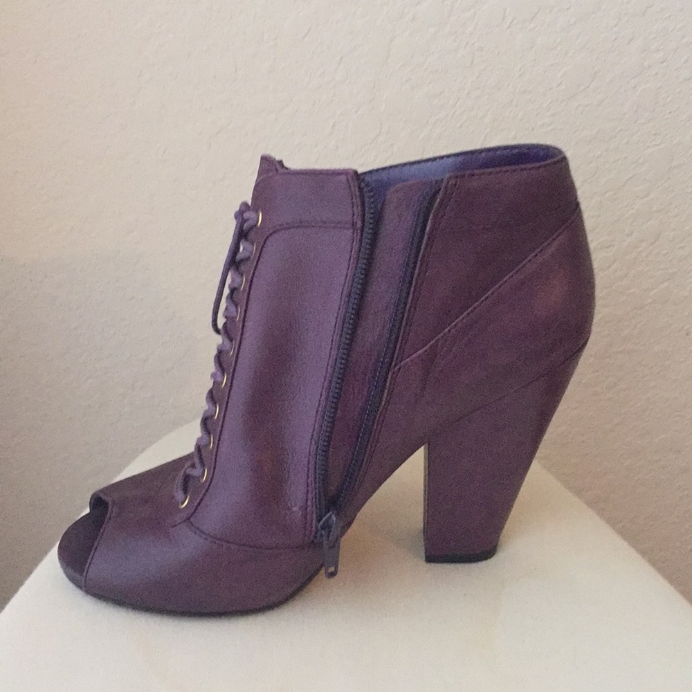 Vince Camuto VC GORDON